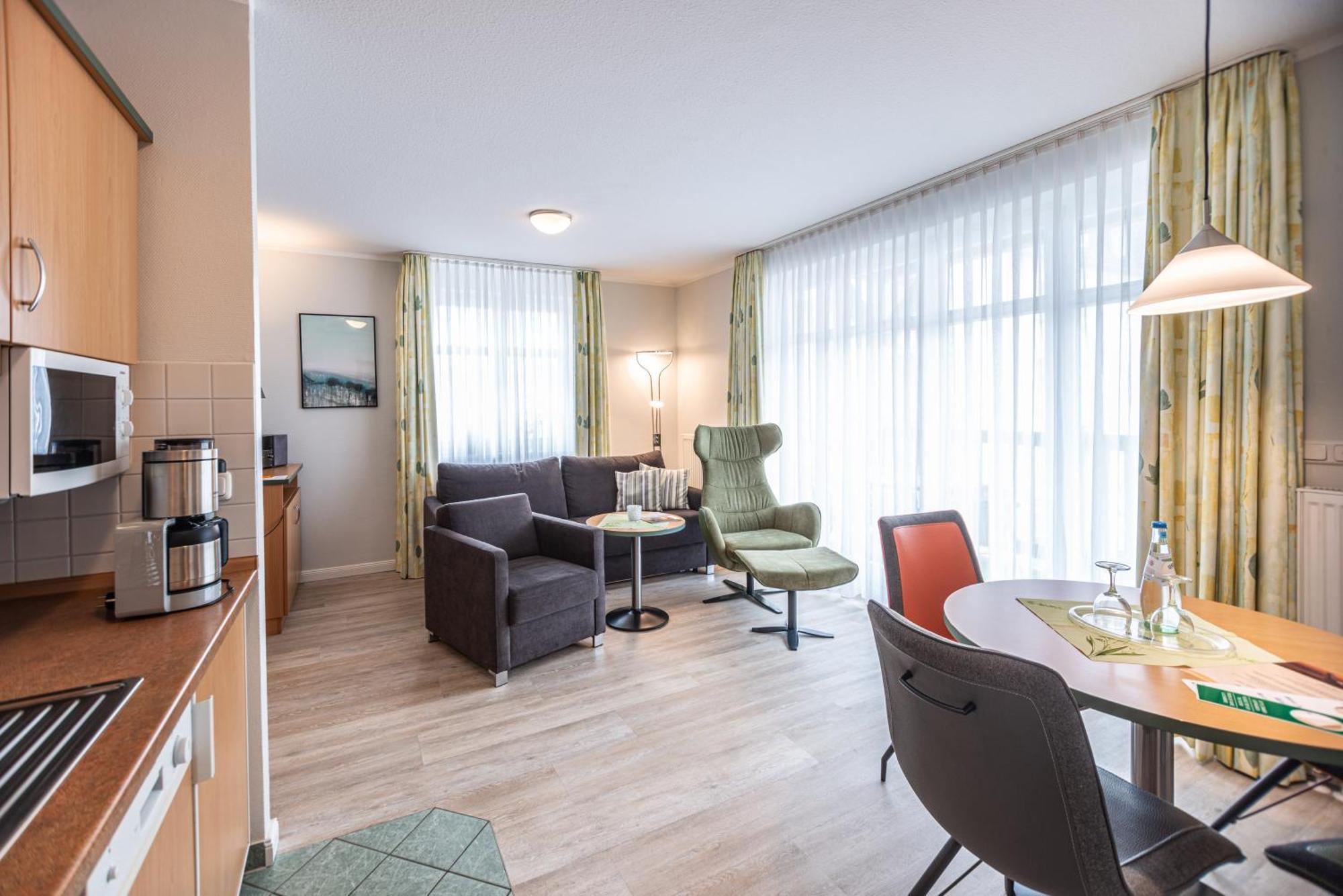 Am Weststrand Apartmenthaus Waldeck Ostseebad Kühlungsborn エクステリア 写真