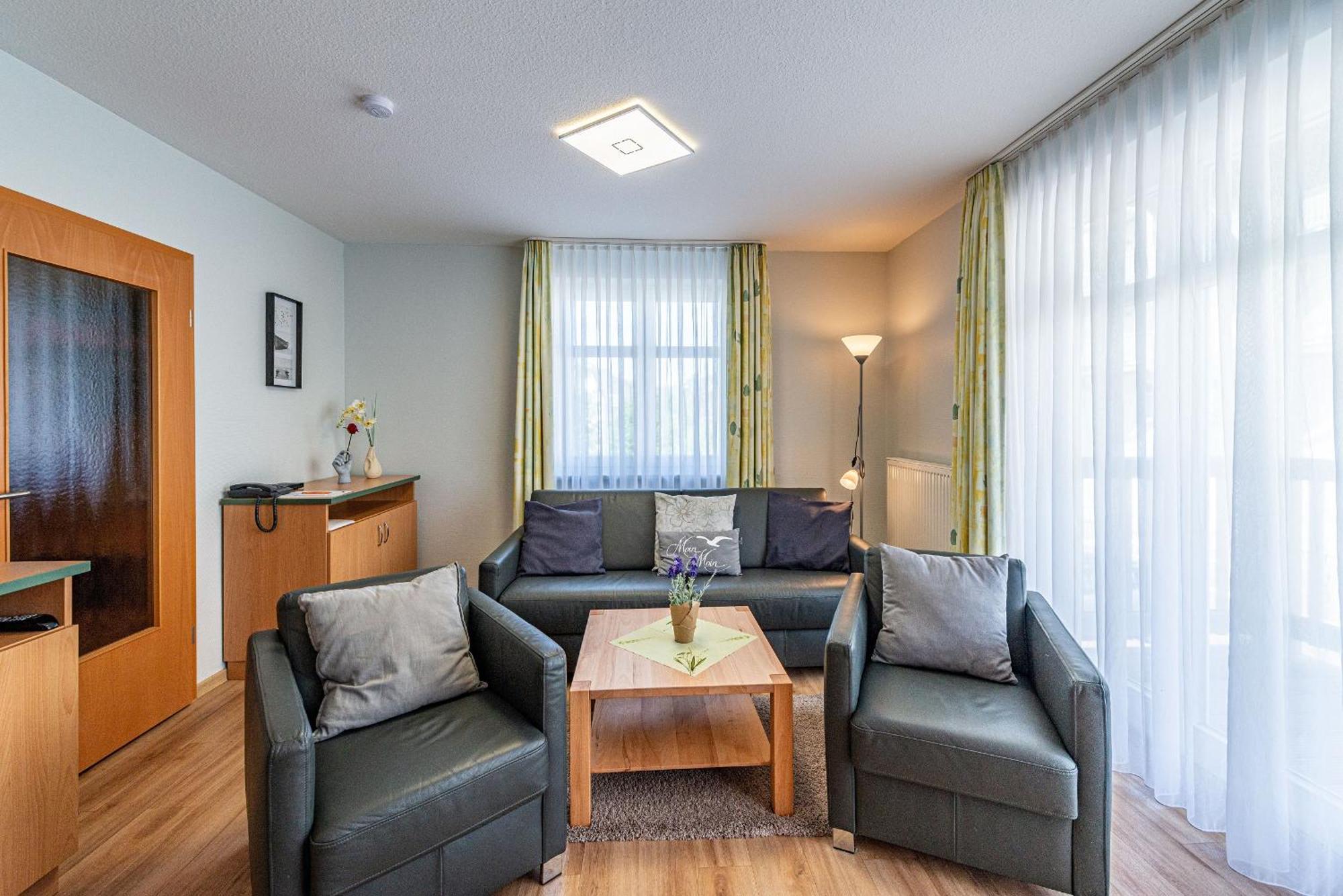 Am Weststrand Apartmenthaus Waldeck Ostseebad Kühlungsborn エクステリア 写真