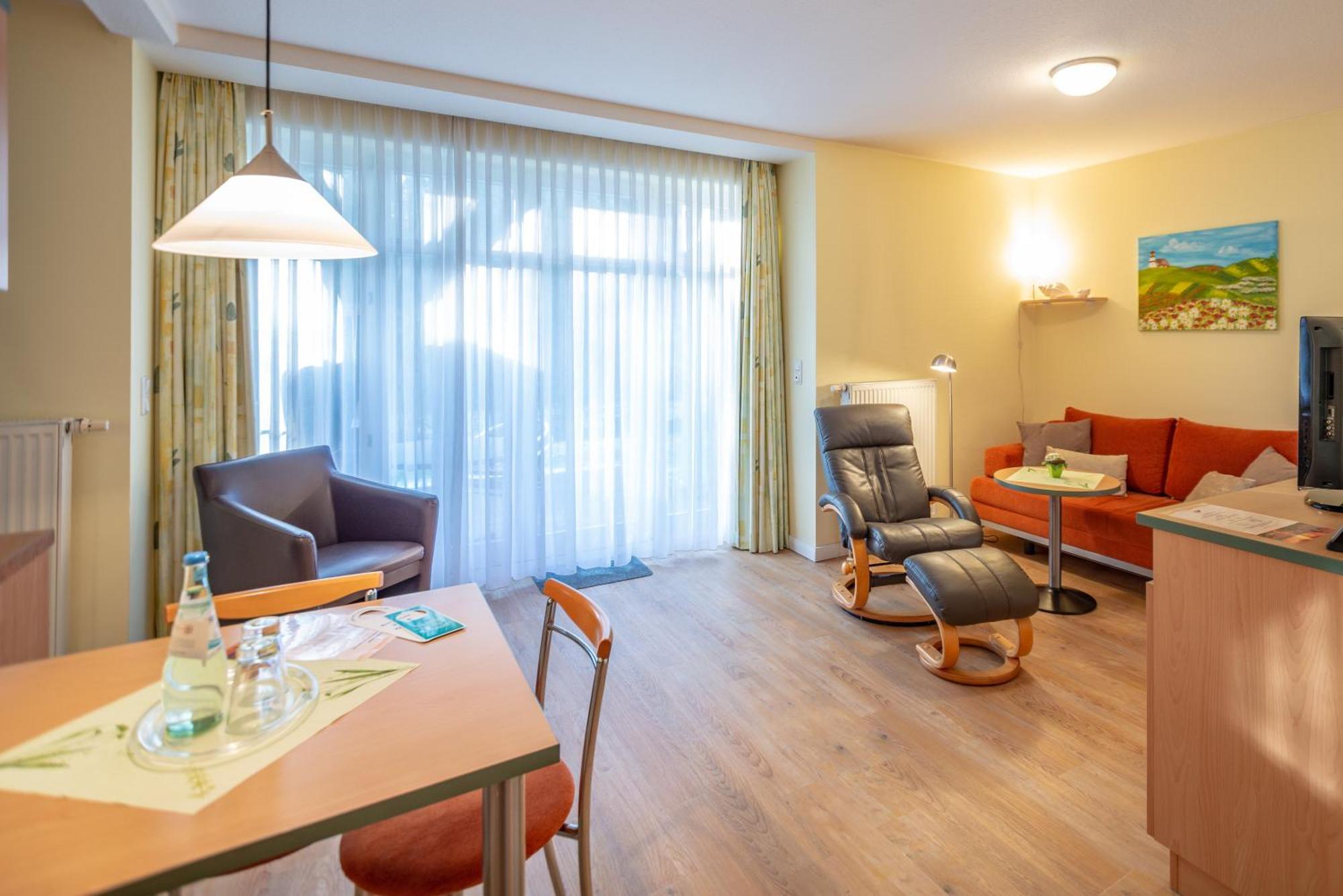 Am Weststrand Apartmenthaus Waldeck Ostseebad Kühlungsborn エクステリア 写真
